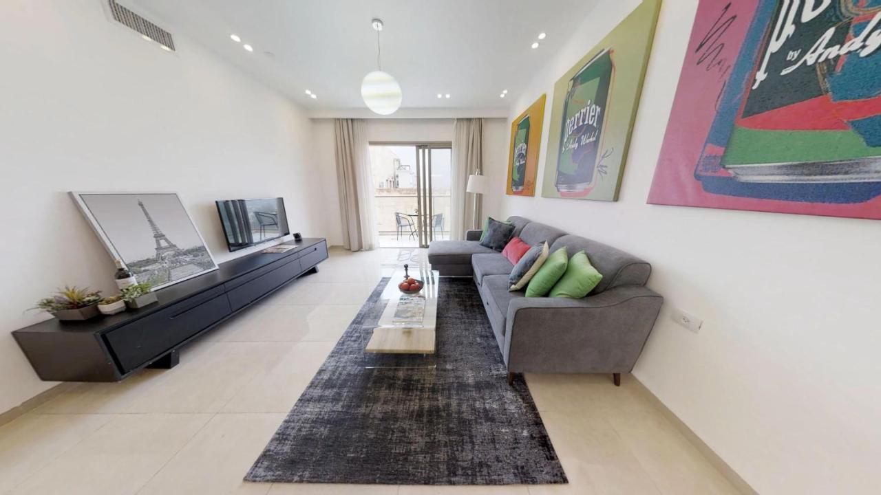 Exclusive Two-Bedroom Apartment With Parking Yerusalem Bagian luar foto