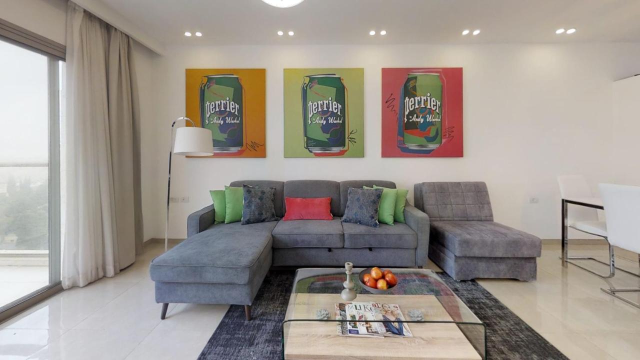Exclusive Two-Bedroom Apartment With Parking Yerusalem Bagian luar foto
