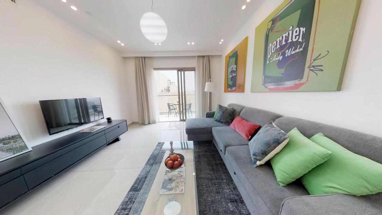 Exclusive Two-Bedroom Apartment With Parking Yerusalem Bagian luar foto