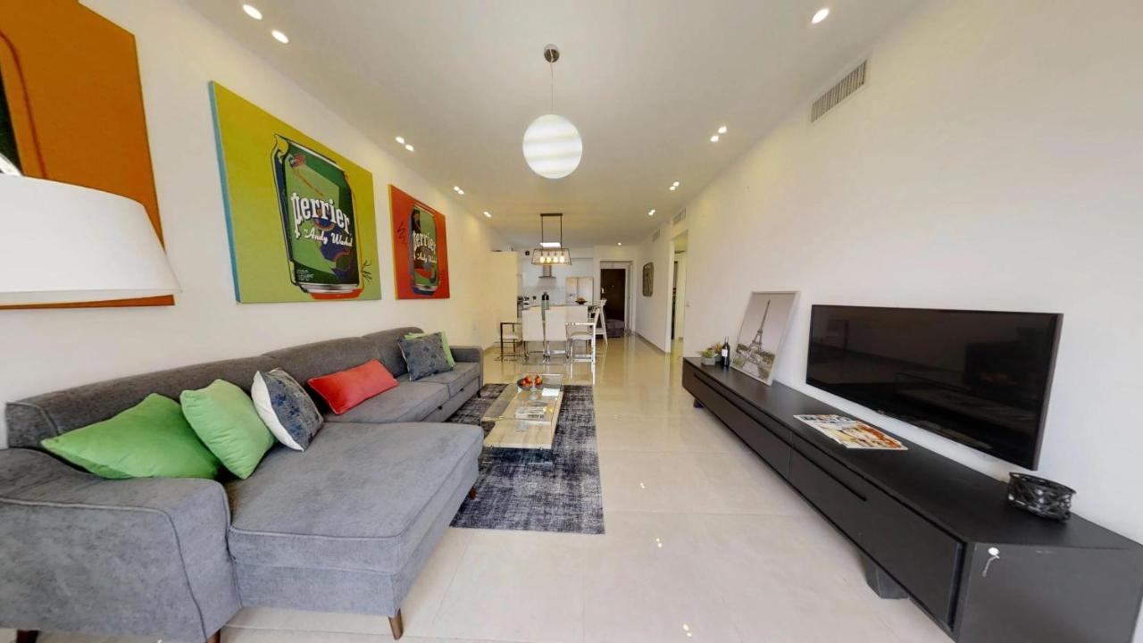 Exclusive Two-Bedroom Apartment With Parking Yerusalem Bagian luar foto